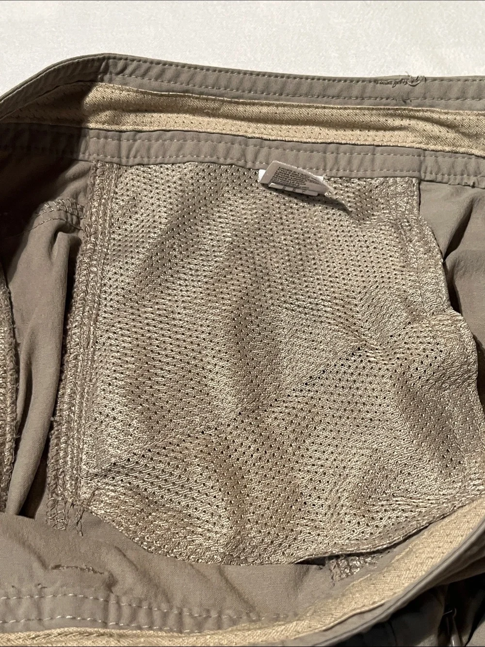Royal Robbins Stretchy Quick Dry Discovery Hiking Shorts in Tan - Size 8